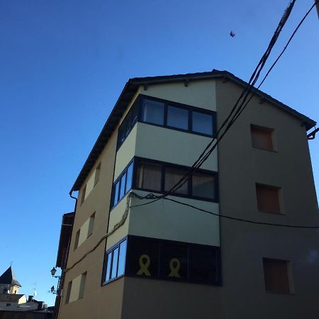 Apartament Central Amb Terrassa Alp Bagian luar foto