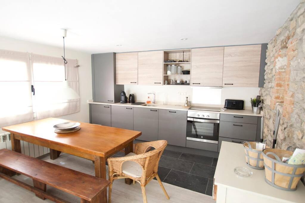 Apartament Central Amb Terrassa Alp Bagian luar foto