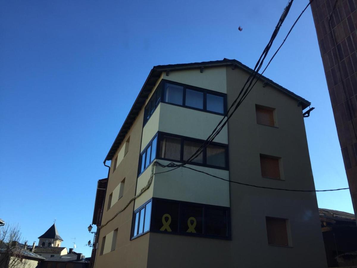 Apartament Central Amb Terrassa Alp Bagian luar foto