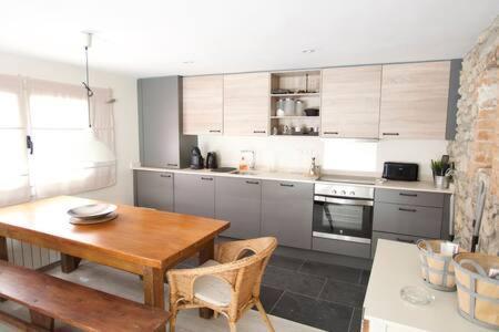 Apartament Central Amb Terrassa Alp Bagian luar foto